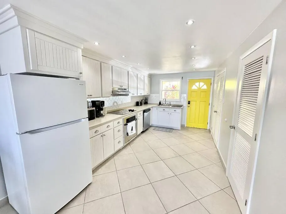Sunshine Villa Jolly Harbour 公寓